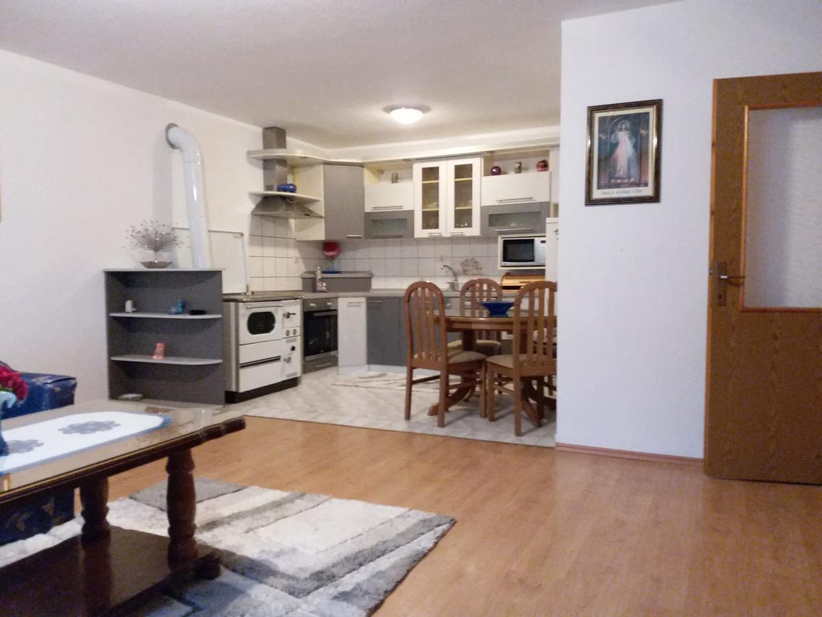 Kuca Za Odmor Sarcevic Apartment Prozor ภายนอก รูปภาพ